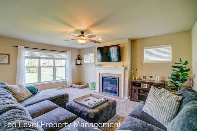 Building Photo - 4 br, 2 bath House - 668 Pelican Ln