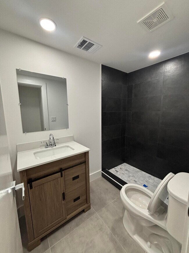 Building Photo - 5724 Seton Dr
