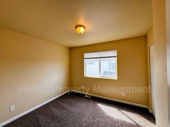 Building Photo - 1118 Park Ave