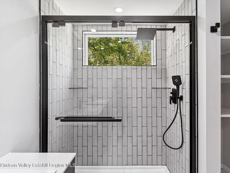 Building Photo - 8 Cedar Ln