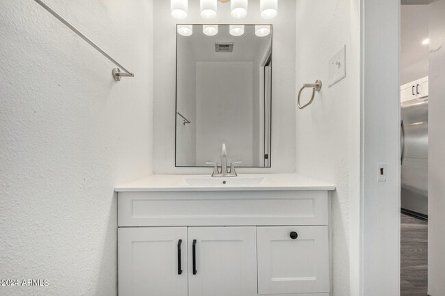 Building Photo - 4414 S Newberry Rd