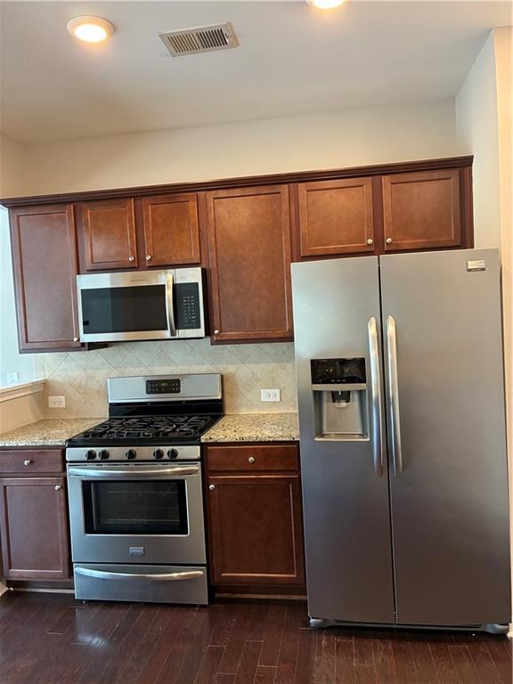 Building Photo - 1335 Hampton Oaks Dr