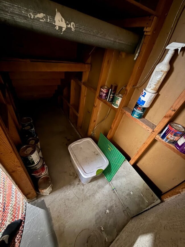 Building Photo - 4 Bedroom 2 Bathroom Home on Large Corner Lot with 2 Car Attached Garage In Great Neighborhood In...