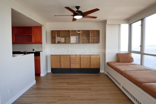 Building Photo - 2125 1st Ave