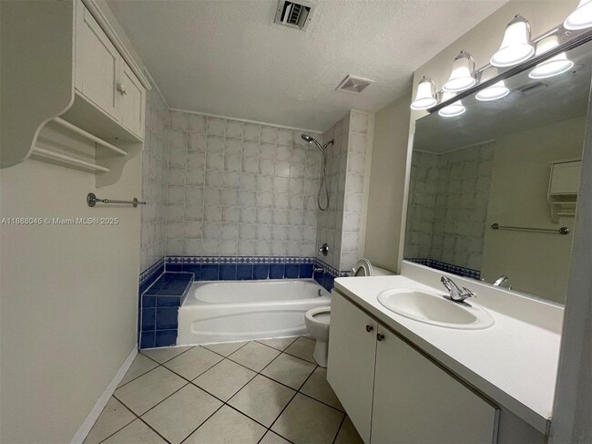 Building Photo - 3500 Coral Wy