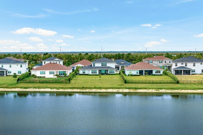 Building Photo - 655 Hookline Cir