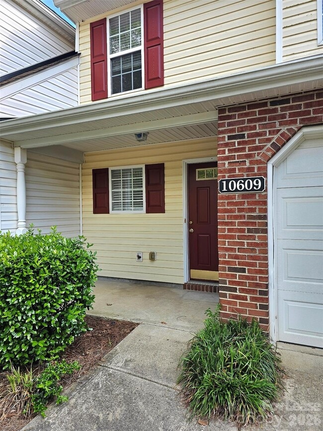 Building Photo - 10609 Fuller Ridge Cir