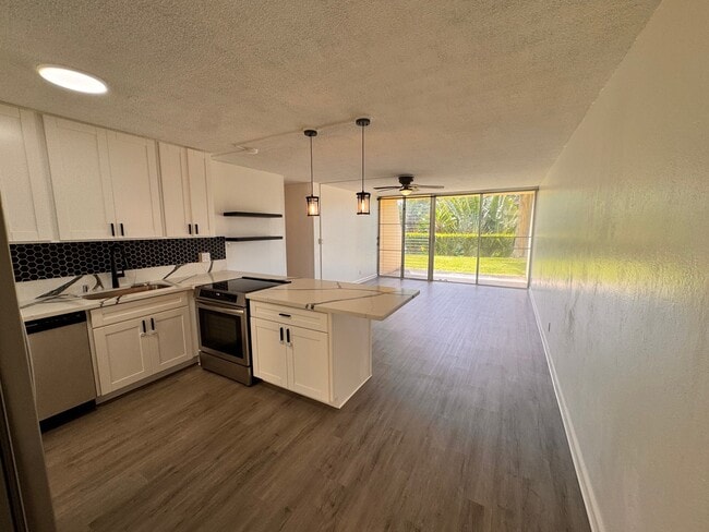 Building Photo - 95-2052-2052 Waikalani Pl