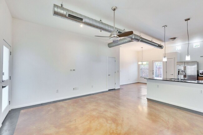 Building Photo - 3808 Menchaca Rd