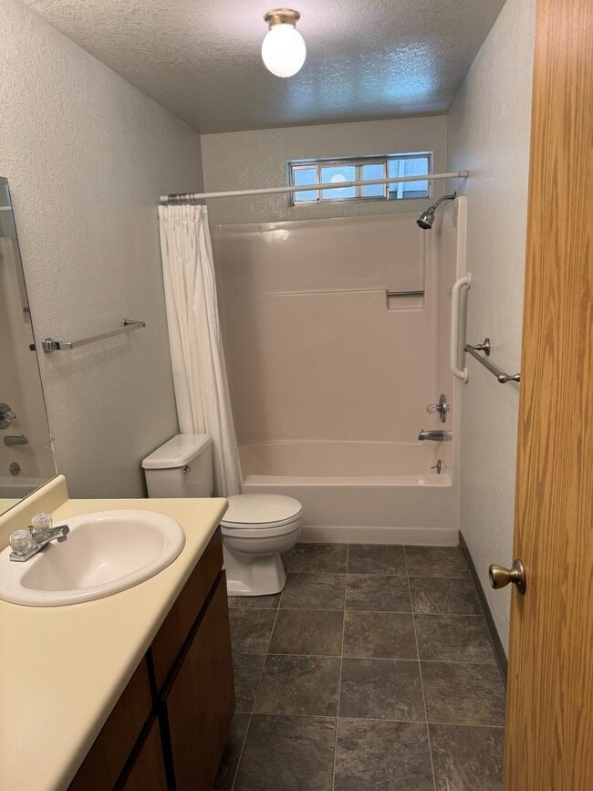 Building Photo - 300 Shafer Ln