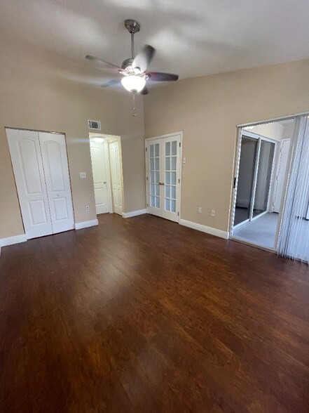 Building Photo - 2850 N Oakland Forest Dr