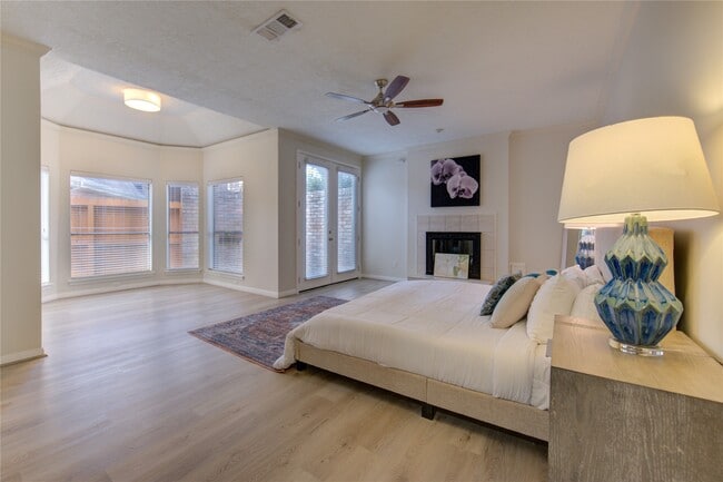 Building Photo - 714 Last Arrow Dr