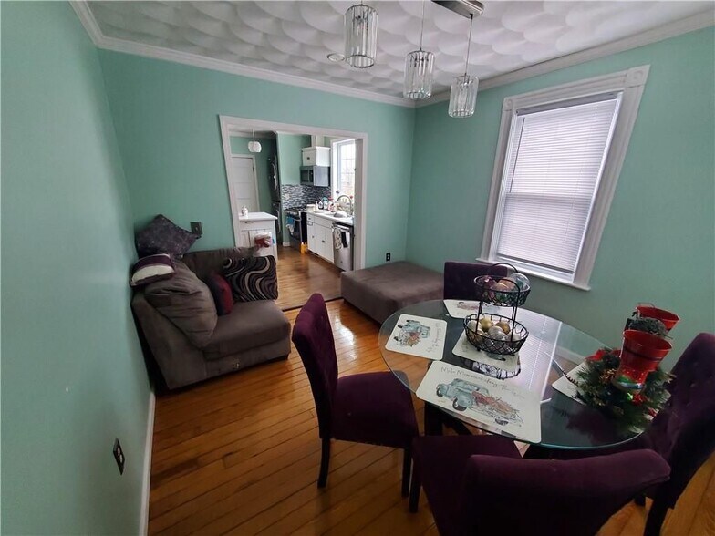 Building Photo - 75 Naples Ave