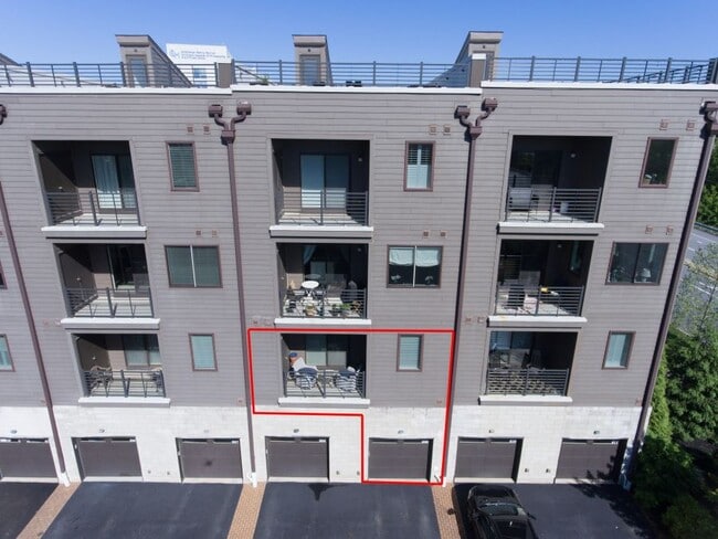 Building Photo - 609 Lakeview Ct