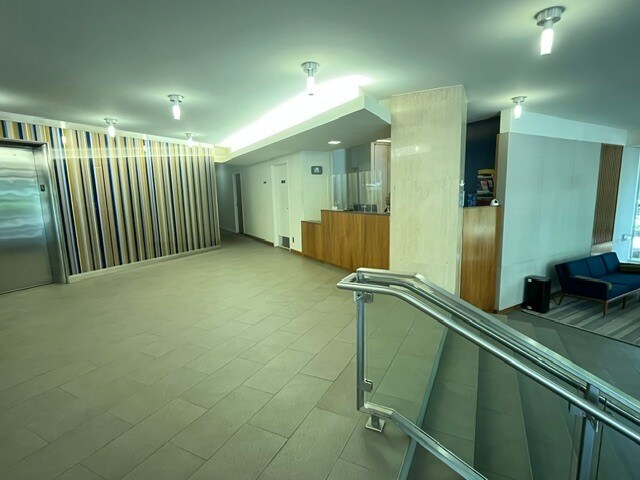 Concierge Desk 24/7 - 4200 Cathedral Ave NW