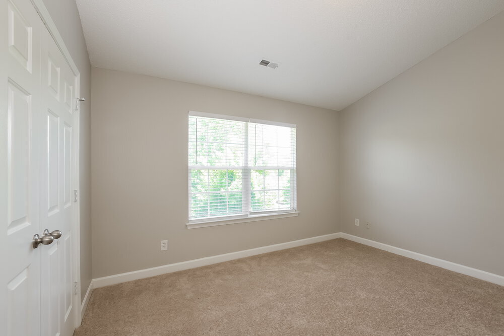 Building Photo - 2127 Pleasant Dale Dr