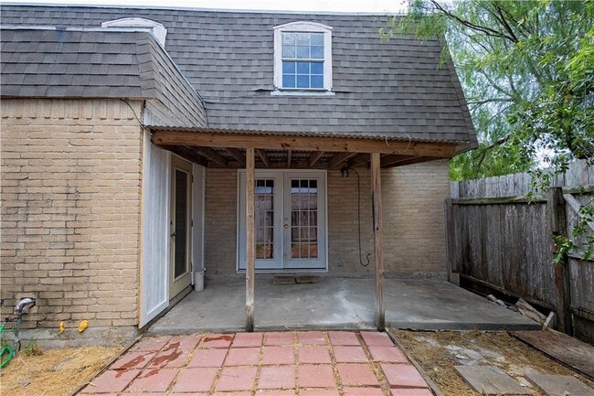 Building Photo - 5030 Meandering Ln