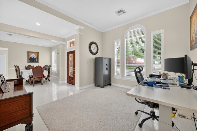 Building Photo - 7203 Thornmeadow Ln