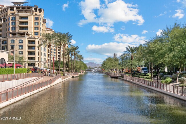 Building Photo - 7625 E Camelback Rd