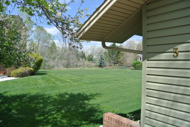 Building Photo - Boulder Townhome 3 bed, 2.5 bath