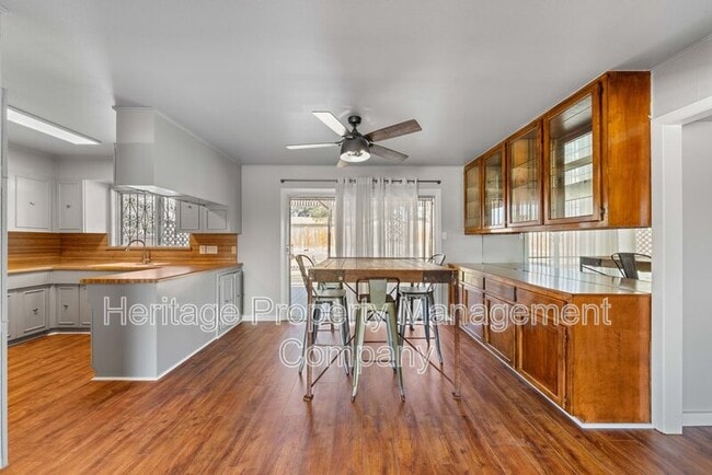 Building Photo - 303 Marquis Ln