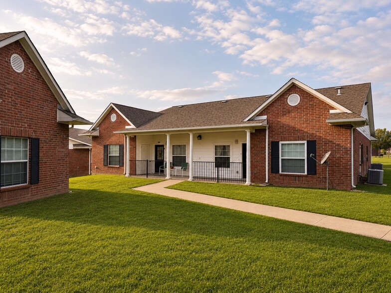 Building Photo - Claremore Village