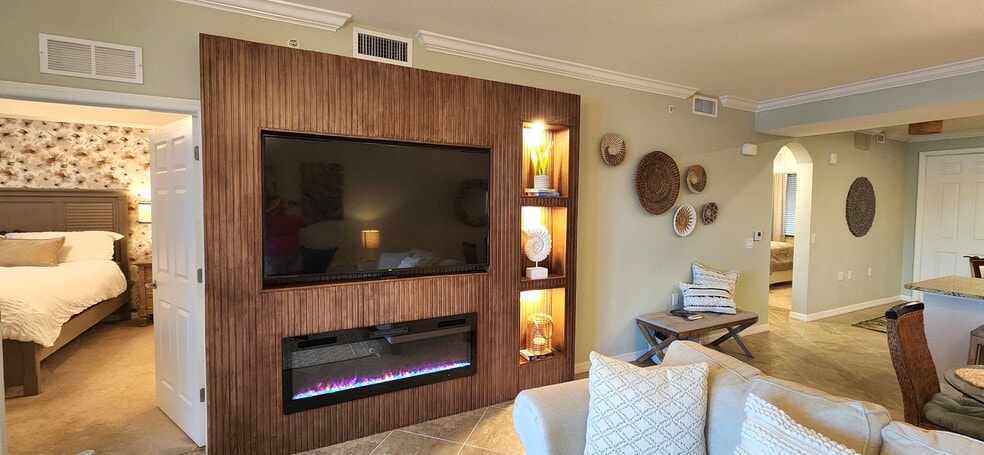 TV, fireplace, wall unit - 17006 Vardon Ter