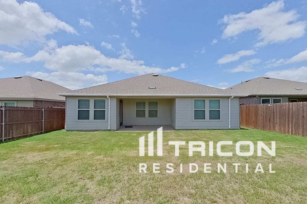 Building Photo - 848 Glover Dr