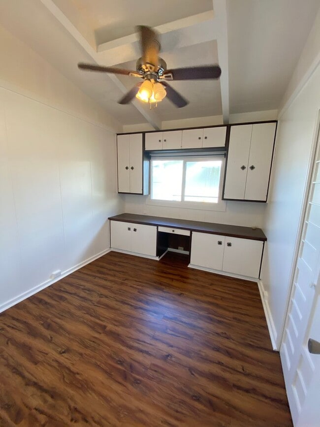 Building Photo - 3 Bedroom, 1.5 Baths