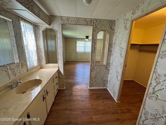 Building Photo - 1894 Coco Plum St NE