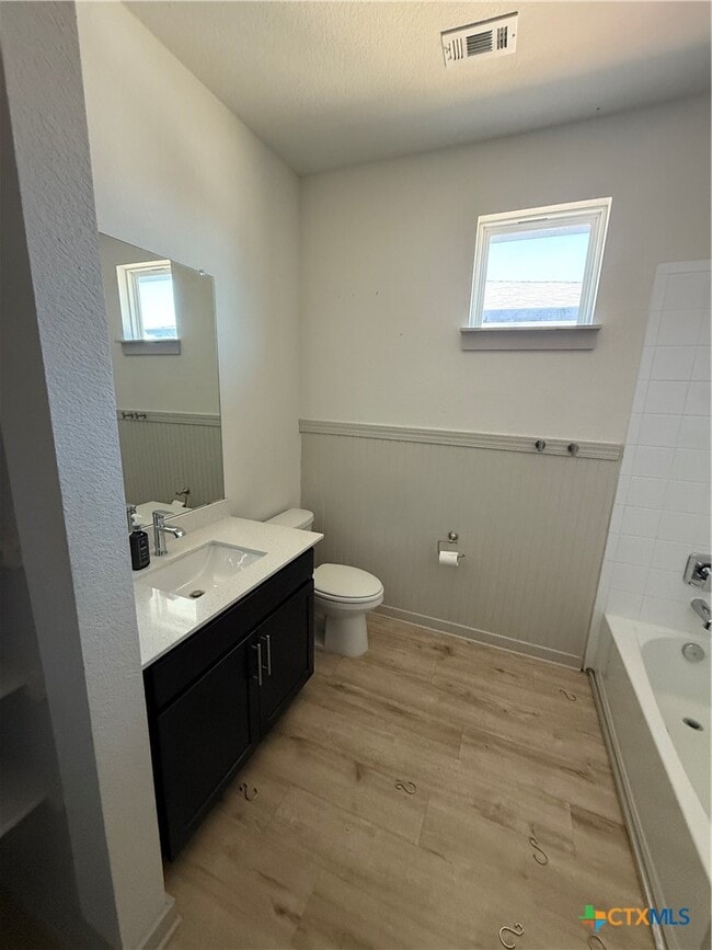 Building Photo - 120 New Hampton Wy