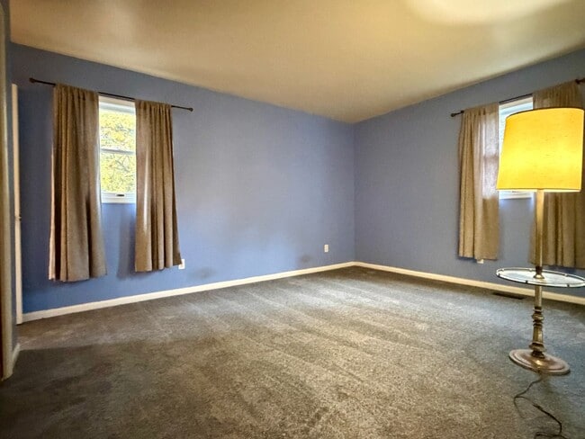 Building Photo - Charming 3bdr Brick Rancher in the Heart of Williamsburg, VA