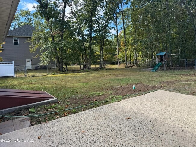 Building Photo - 196 Willow Dr