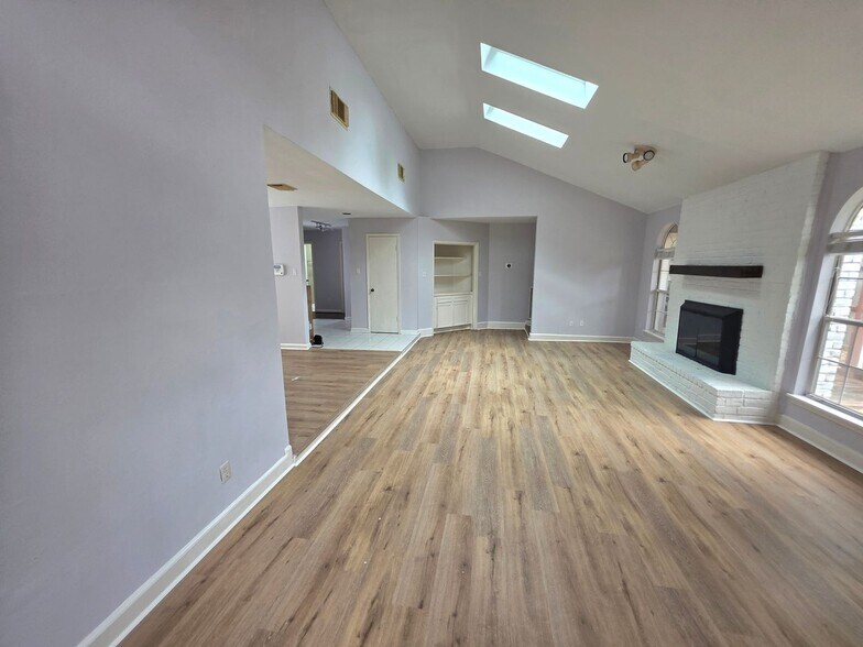 Building Photo - 13906 Ella Lee Ln