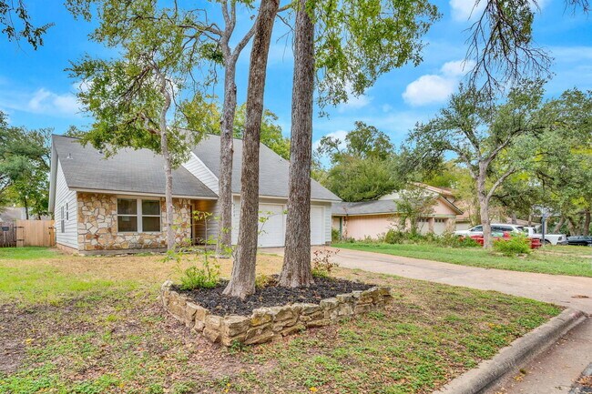 Building Photo - 9706 Moorberry St