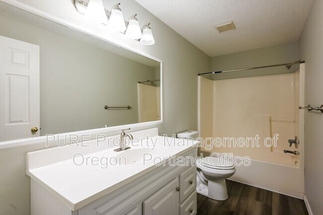 Building Photo - 1811 SE 162nd Ave