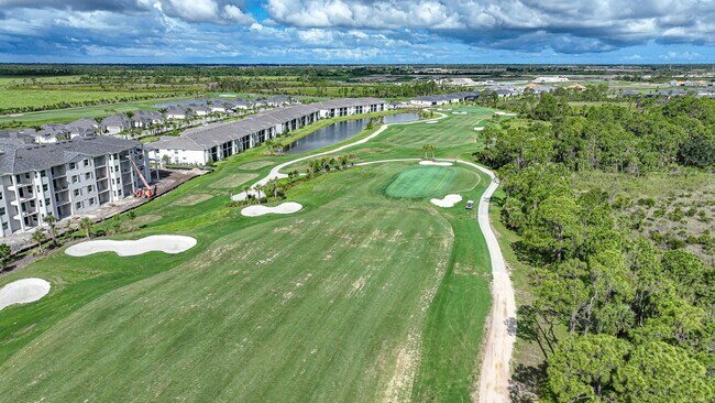 Building Photo - "Spacious 3-Bed with 2 Baths Condo in Prime Venice Location"