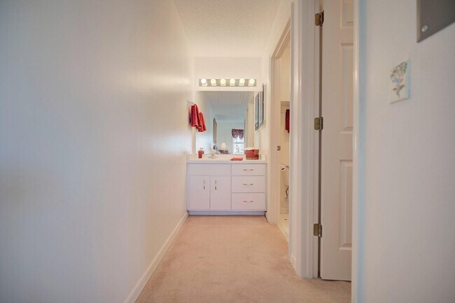 Building Photo - 504 Chelsee Way