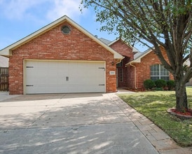 Building Photo - 13212 Almond Dr