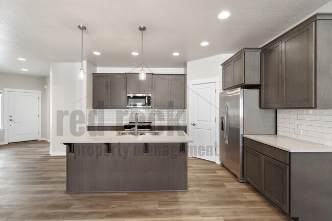 Building Photo - 1328 N Tschirley St