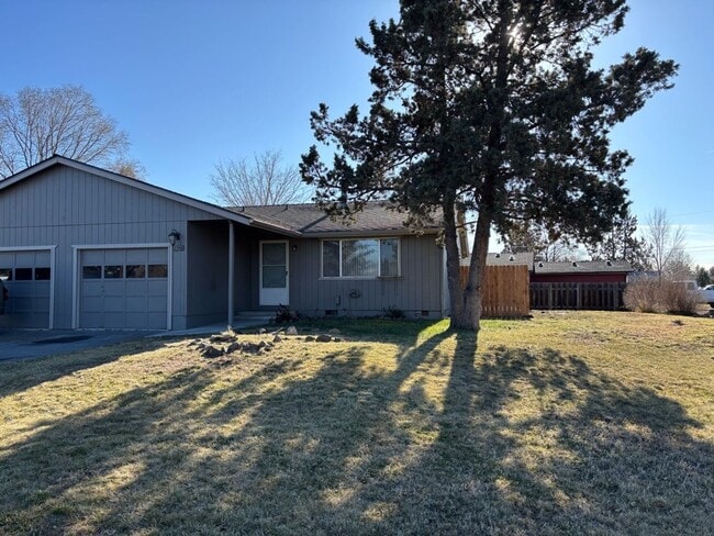 Primary Photo - 2348-2348 SW Umatilla Ave