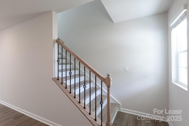 Building Photo - 10350 Chatham Run Ln