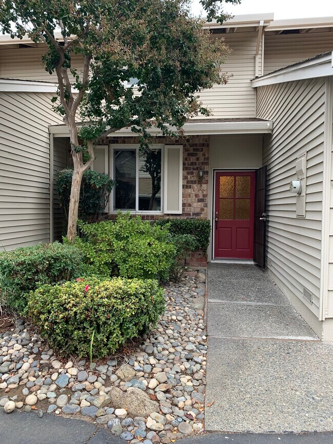 8291 La Riviera Dr 8291 La Riviera Dr Sacramento CA 95826 Apartment