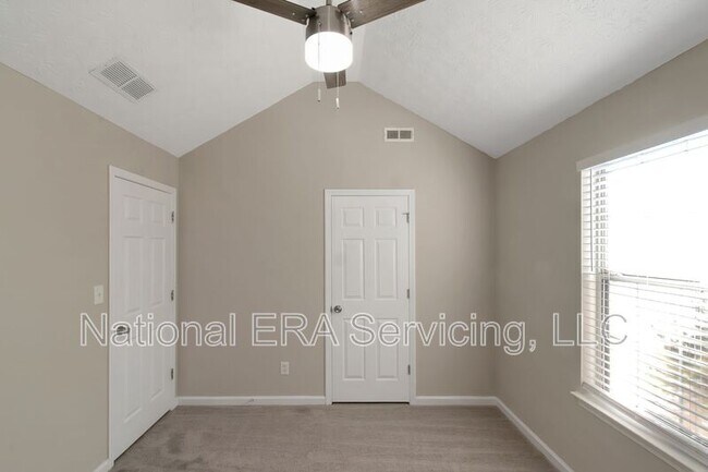 Building Photo - 123 Willow Springs Ln