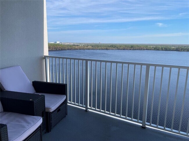 Building Photo - 13427 Blue Heron Beach Dr