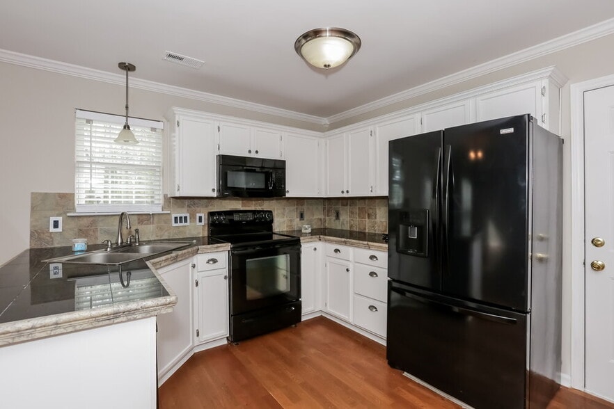 Building Photo - 1702 Cottage Creek Rd