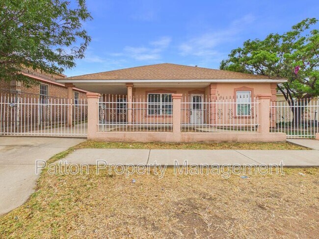 Building Photo - 745 N Aldredge St