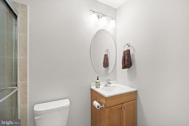 Building Photo - 1738 Beacon Ln