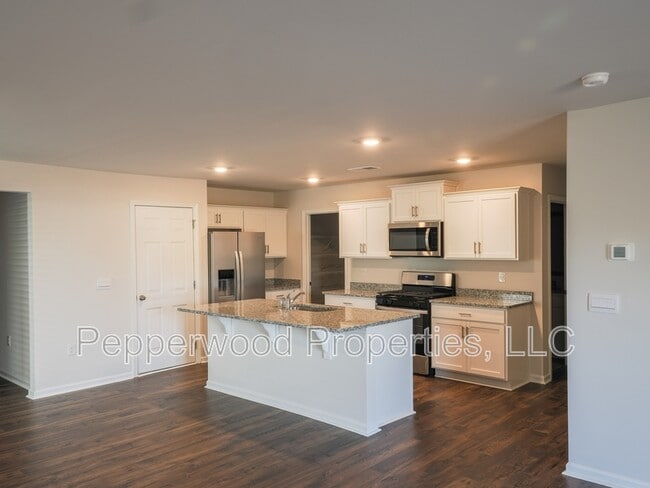 Building Photo - 1761 Rein Dr