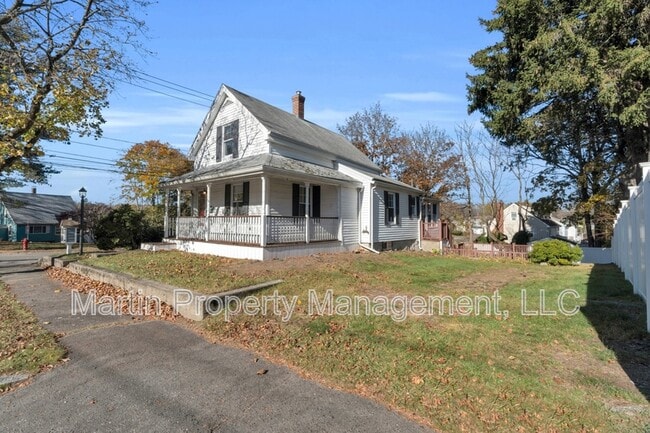 Building Photo - 2 Bellevue Ave